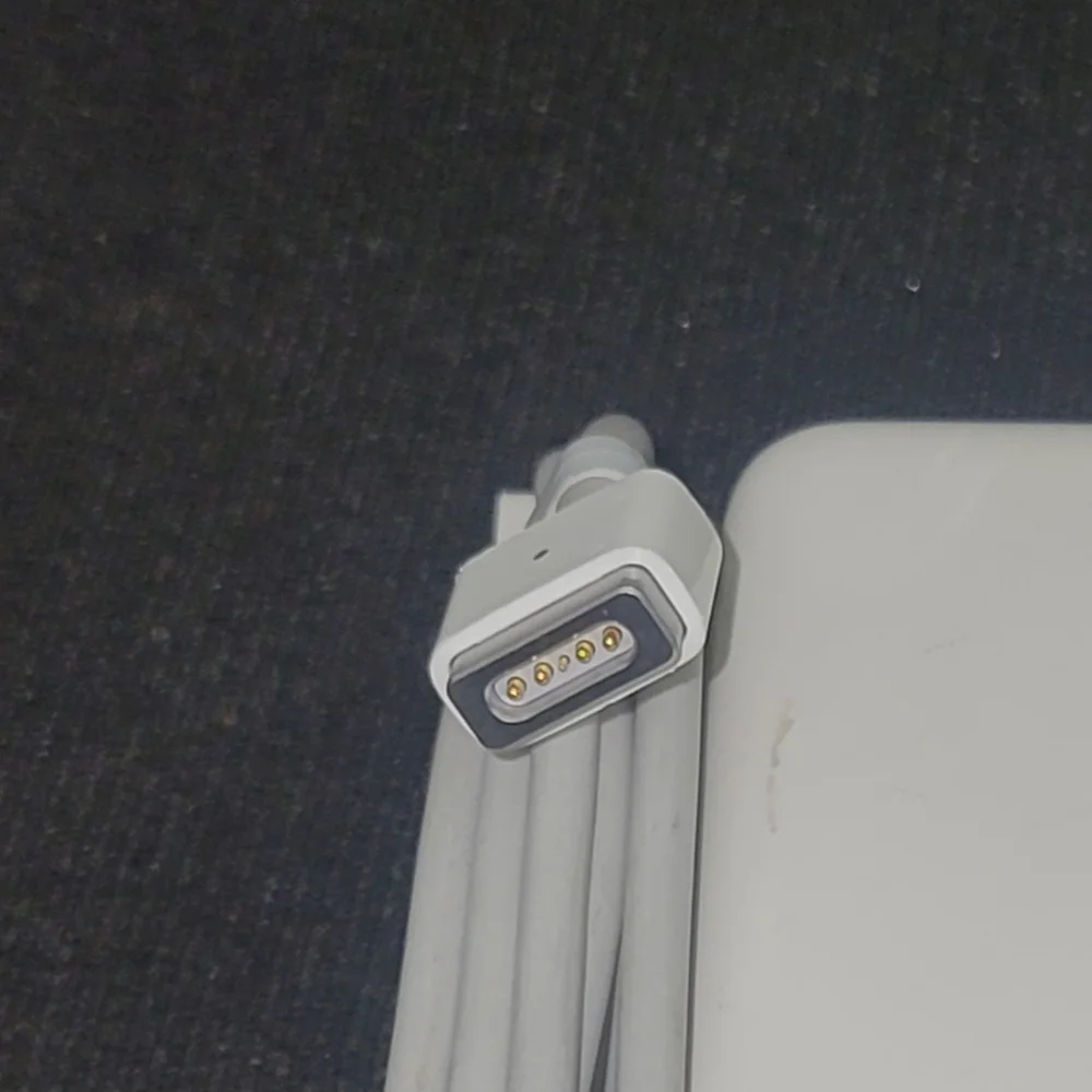 Apple A1172 85W Portable Power Adapter -Genuine